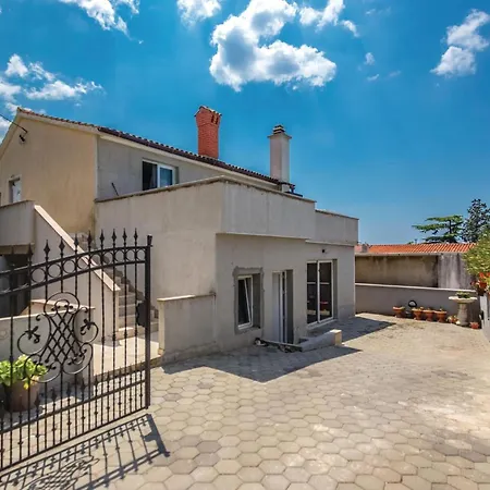 Stunning In With Kitchen *