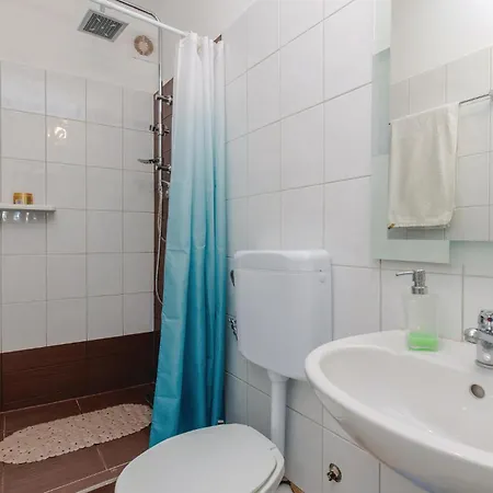 Stunning In With Kitchen Appartamento